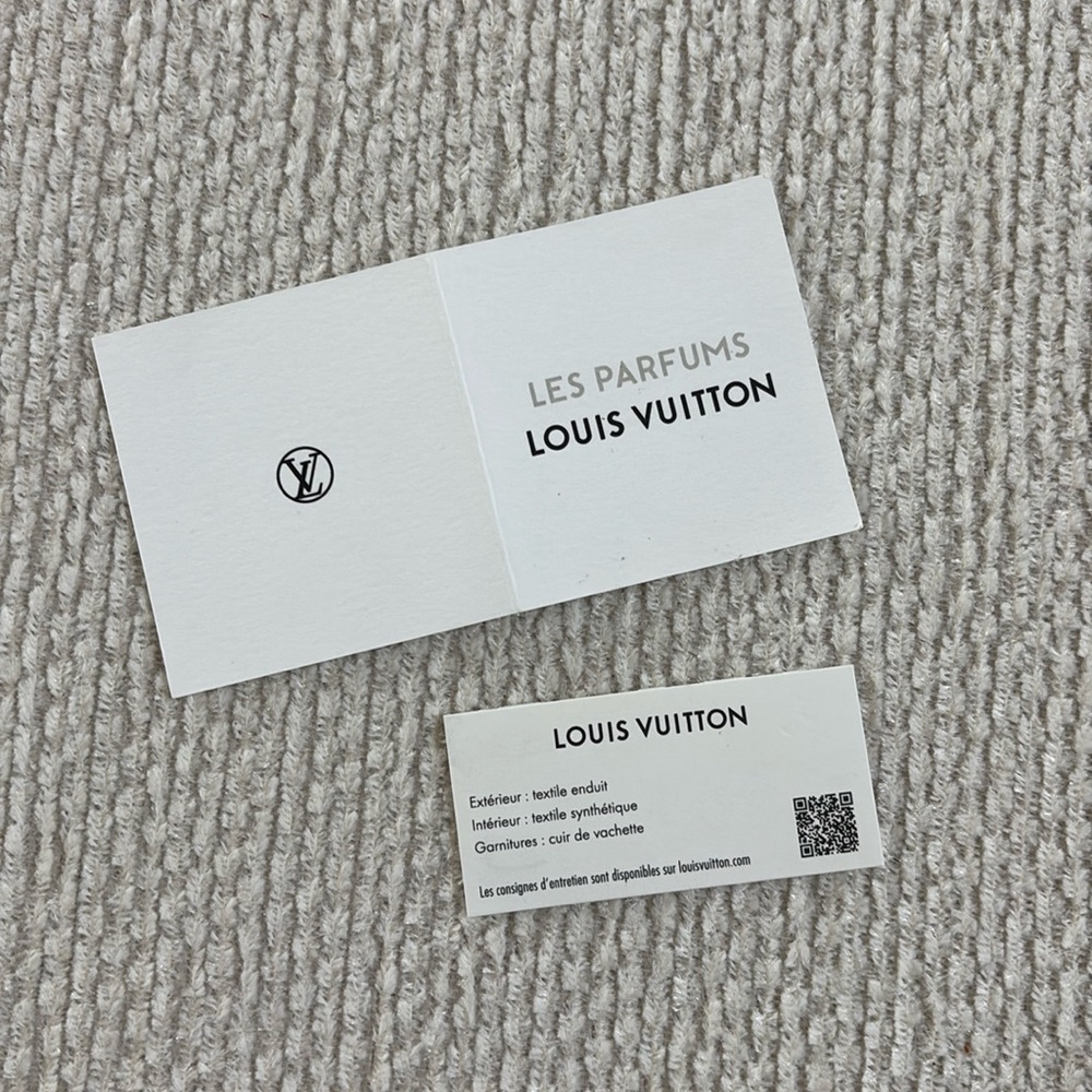 Louis Vuitton les parfums product care card cards bundle